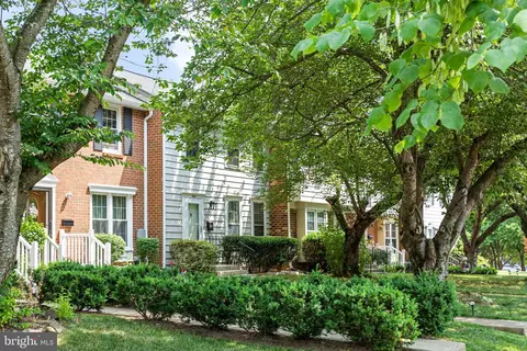 18161 Metz Dr, Germantown, MD 20874