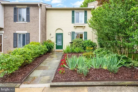 19405 Thomas Farm Rd, Montgomery Village, MD 20886