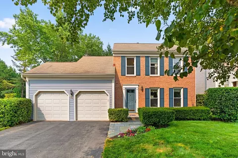 17404 Saint Theresa Dr, Olney, MD 20832