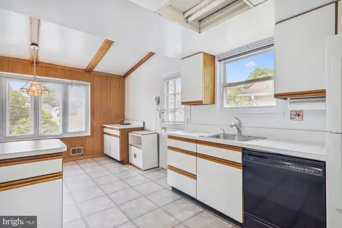 11611 Fulham St, Silver Spring, MD 20902 photo 9