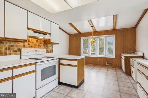 11611 Fulham St, Silver Spring, MD 20902 photo 8