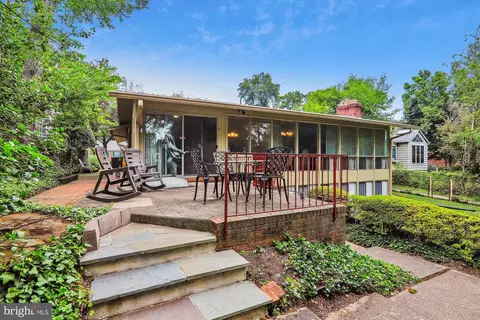 122 Saint Lawrence Dr, Silver Spring, MD 20901 photo 4