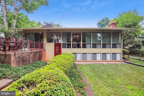122 Saint Lawrence Dr, Silver Spring, MD 20901 photo 3