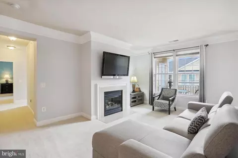 9405 Blackwell Rd #409, Rockville, MD 20850