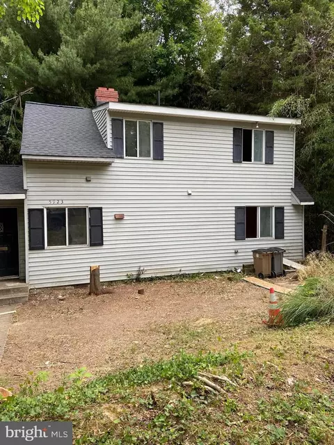 5923 Lemay Rd, Rockville, MD 20851