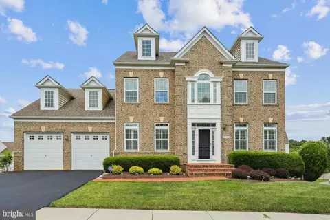 5703 Coppelia Dr, Derwood, MD 20855