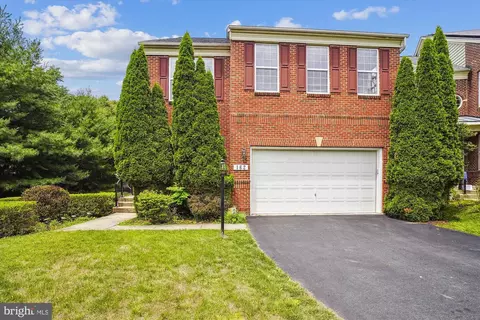 162 Hidden Forest Ct, Gaithersburg, MD 20877