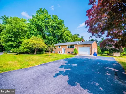 25013 Woodfield School Rd, Gaithersburg, MD 20882