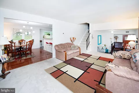 12920 Autumn Dr, Silver Spring, MD 20904 photo 4