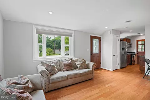 2611 Weisman Rd, Silver Spring, MD 20902 photo 8