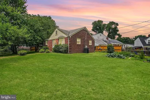 2611 Weisman Rd, Silver Spring, MD 20902 photo 3