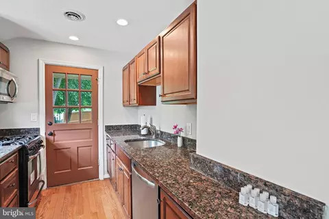 2611 Weisman Rd, Silver Spring, MD 20902 photo 14