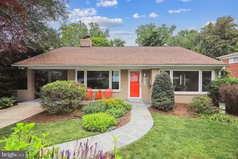 5010 Alta Vista Rd, Bethesda, MD 20814
