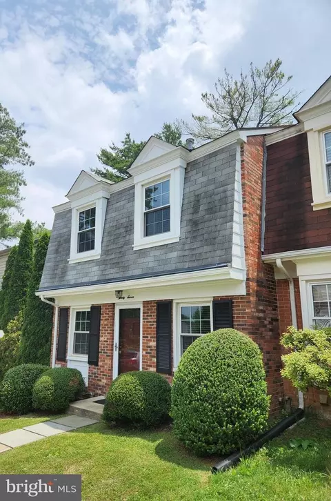 27 Fenceline Dr, Gaithersburg, MD 20878