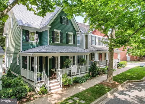 204 Hart Rd, Gaithersburg, MD 20878