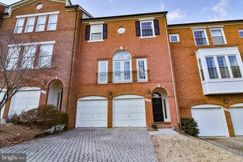 115 Crofton Hill Ln, Rockville, MD 20850