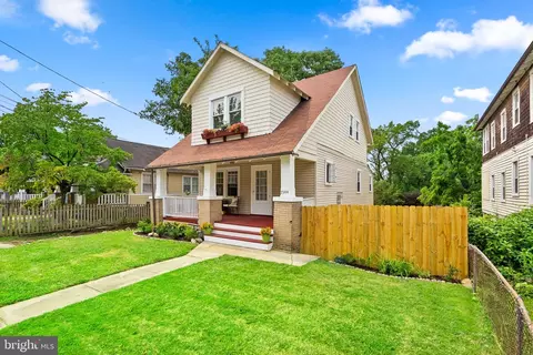 7344 Carroll Ave, Takoma Park, MD 20912