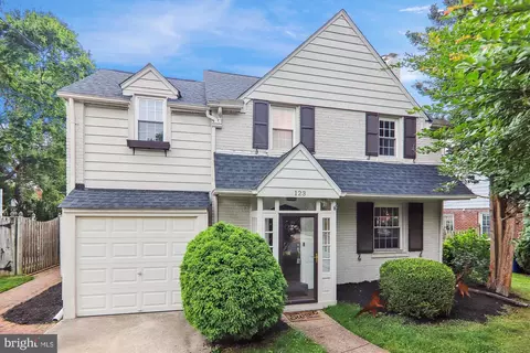 123 Normandy Dr, Silver Spring, MD 20901