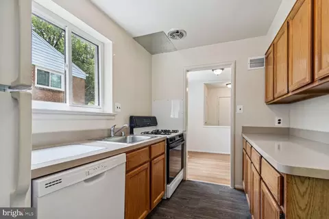 11415 Sherrie Ln, Silver Spring, MD 20902 photo 7