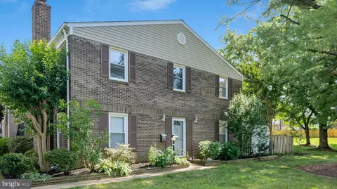 19 Story Dr, Gaithersburg, MD 20878