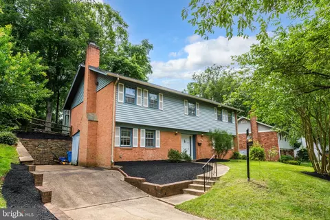 11921 Tildenwood Dr, North Bethesda, MD 20852