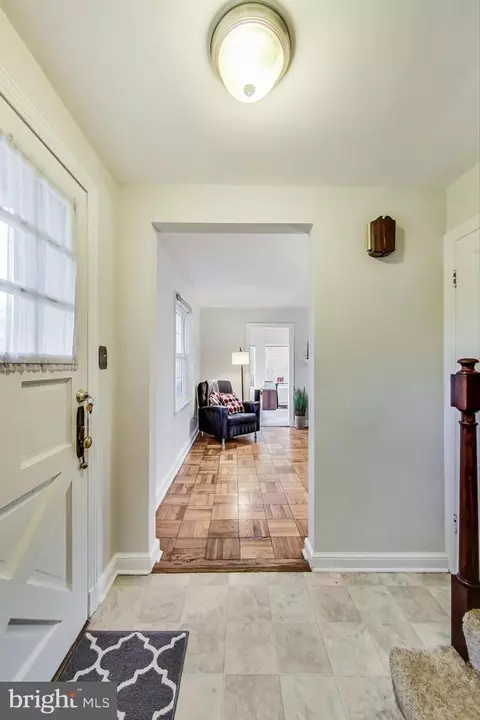9608 Sutherland Rd, Silver Spring, MD 20901 photo 4