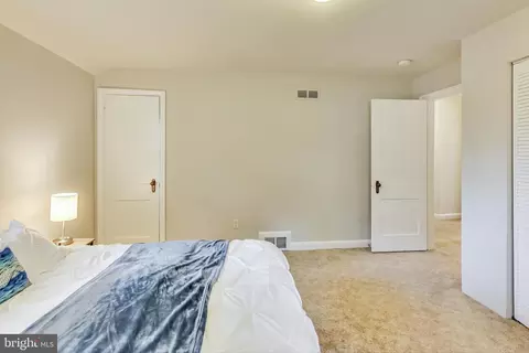 9608 Sutherland Rd, Silver Spring, MD 20901 photo 28
