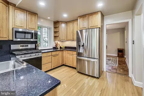 9608 Sutherland Rd, Silver Spring, MD 20901 photo 9