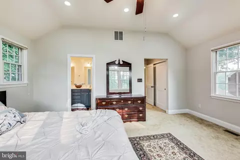 9608 Sutherland Rd, Silver Spring, MD 20901 photo 32