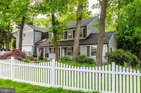 12113 Whippoorwill Ln, Rockville, MD 20852