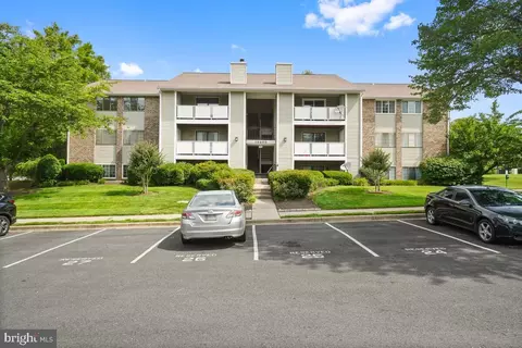 12205 Peach Crest Dr #902-J, Germantown, MD 20874