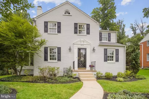 8513 Rosewood Dr, Bethesda, MD 20814