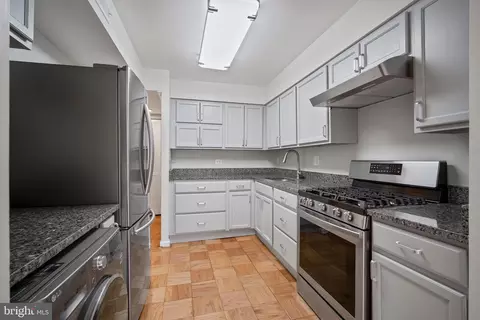 9903 Blundon Dr #6-102, Silver Spring, MD 20902 photo 9