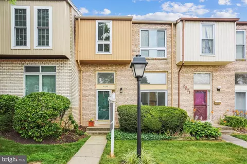 7273 Mill Run Dr, Derwood, MD 20855