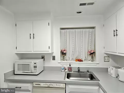 15121 Glade Dr #13-3E, Silver Spring, MD 20906 photo 9