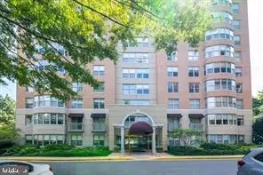5000 Battery Ln #102, Bethesda, MD 20814
