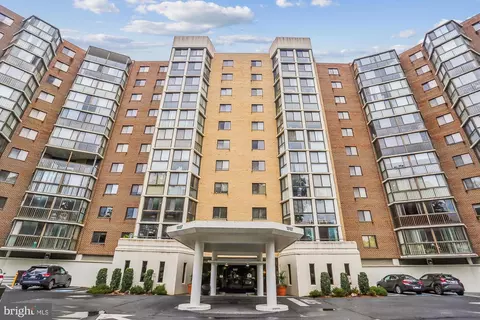 15107 Interlachen Dr #2-901, Silver Spring, MD 20906