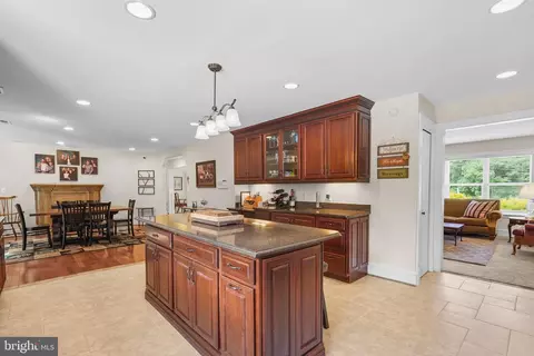 613 Quaint Acres Dr, Silver Spring, MD 20904 photo 21