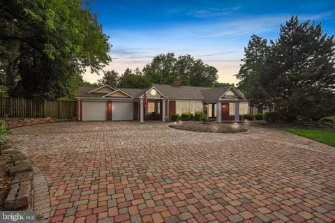 613 Quaint Acres Dr, Silver Spring, MD 20904