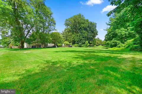 613 Quaint Acres Dr, Silver Spring, MD 20904 photo 6