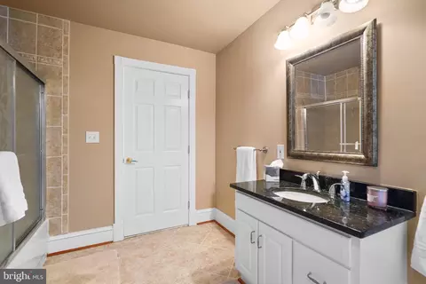 613 Quaint Acres Dr, Silver Spring, MD 20904 photo 37