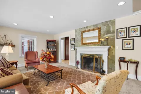 613 Quaint Acres Dr, Silver Spring, MD 20904 photo 10