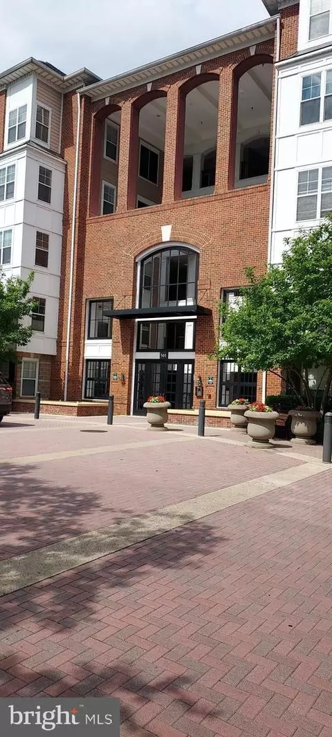 501 Hungerford Dr #307, Rockville, MD 20850