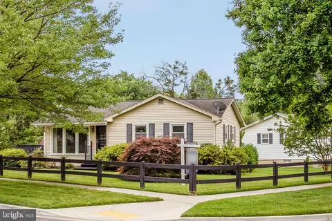 901 Wesley Rd, Rockville, MD 20850