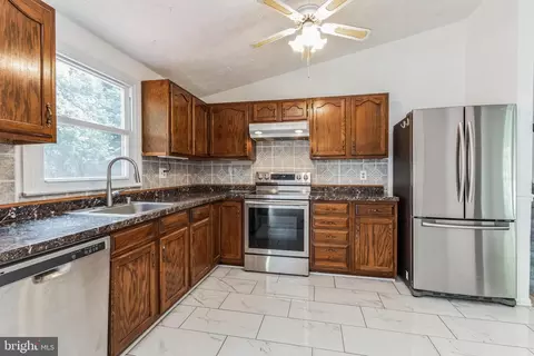 3040 Schubert Dr, Silver Spring, MD 20904 photo 9