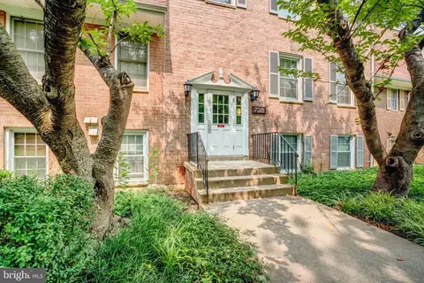 738 Quince Orchard Blvd #738-P2, Gaithersburg, MD 20878