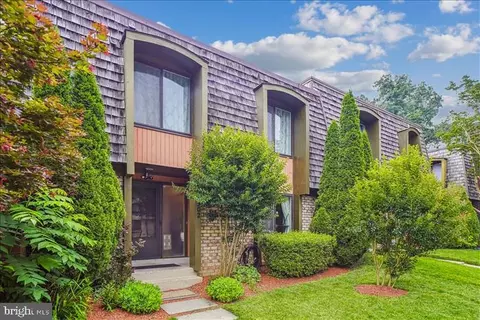 9502 Fern Holw, Montgomery Village, MD 20886