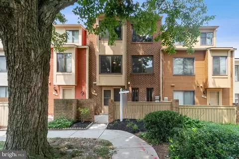 8 Docena Ct, Montgomery Village, MD 20886