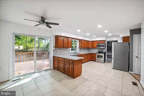15519 Langside St, Silver Spring, MD 20905 photo 5
