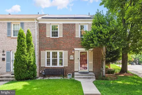 2201 Newton Dr, Rockville, MD 20850